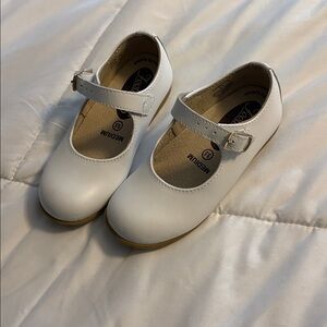 FootMates White Mary Jane Dress Shoes for Kids 9.5 white Laura-3130